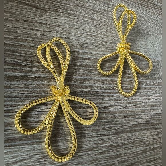 Bow earring A950 - Picture 3 of 4